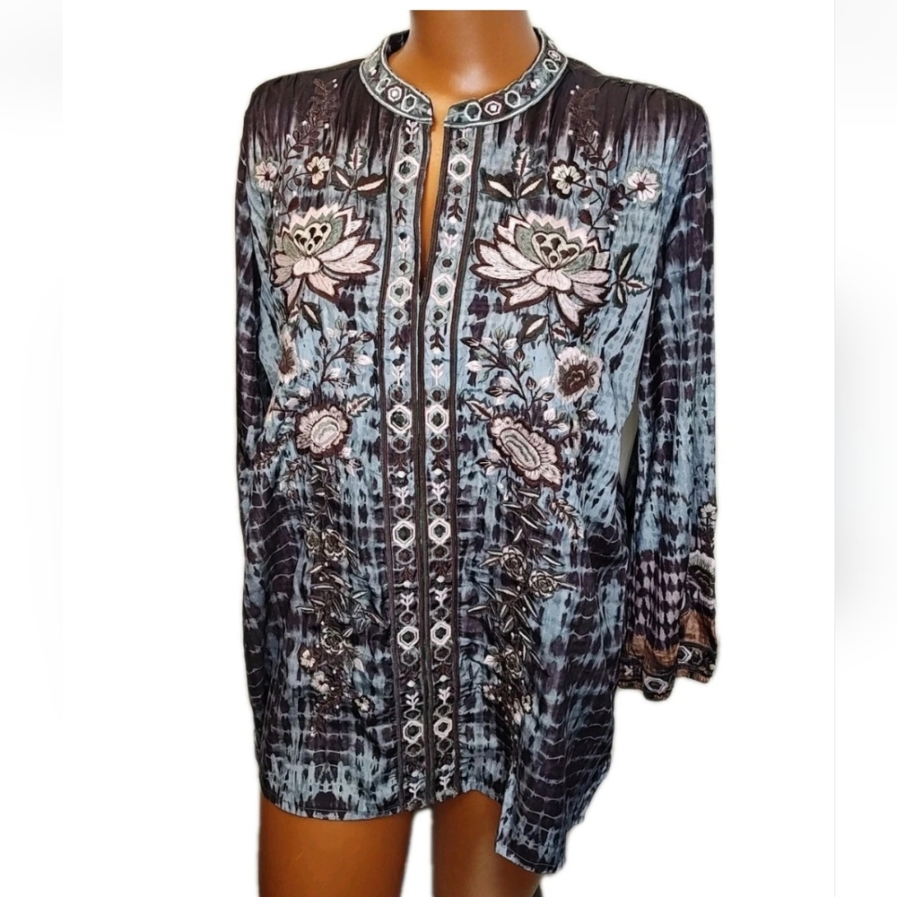 Love Kyla Moody Embroidered Tunic Top Woman Med Dark Florals Boho Cottage Fairy